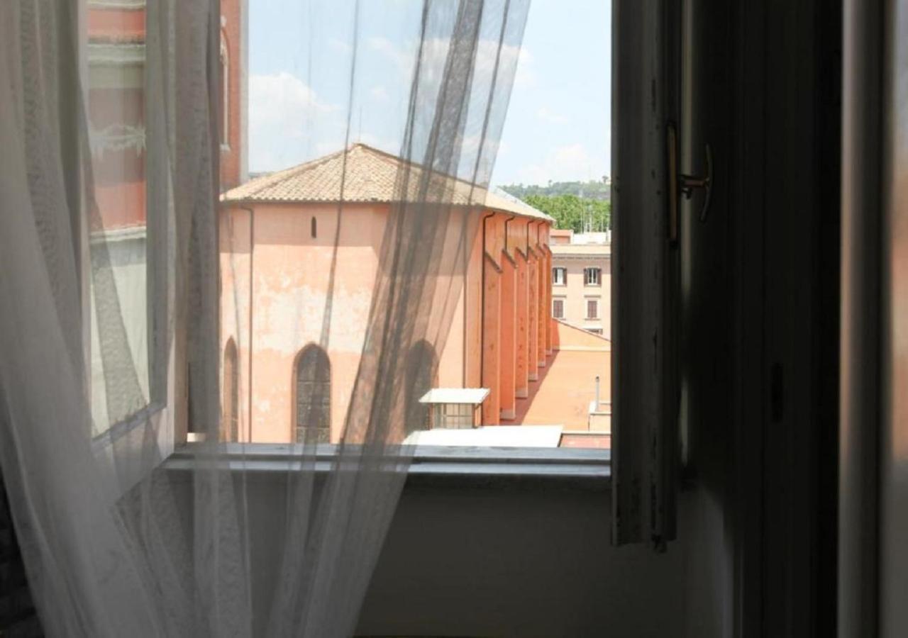 Pensión White Vatican 2*
